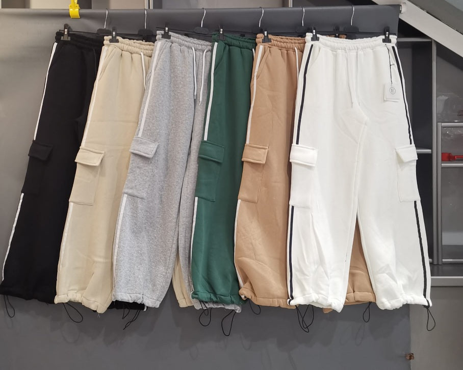 Pantalone di tuta cargo con laccetto regolabile sulla caviglia